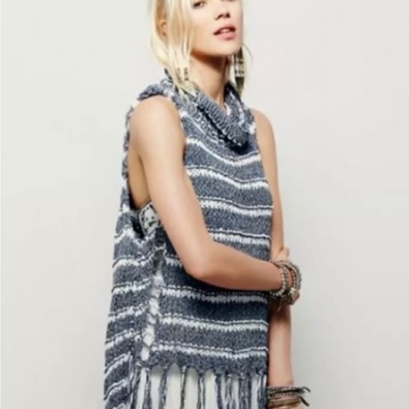Free People Striped Grey & White Folksong Fringe Knit Boho Cowl Neck Sweater XS - Picture 2 of 10